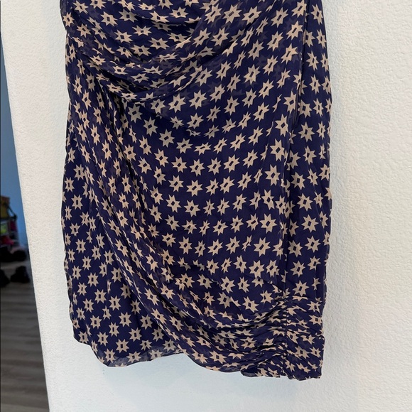 Diane Von Furstenberg Navy and Beige Star Mini Dress - Picture 5 of 6